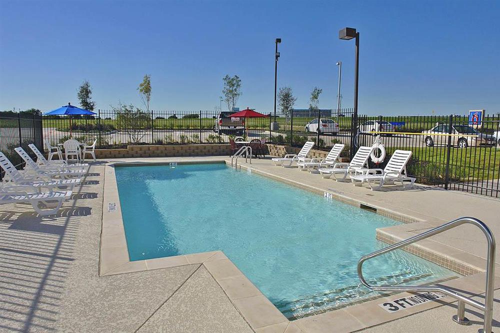 Motel 6-Roanoke, Tx - Northlake - Speedway Facilities photo